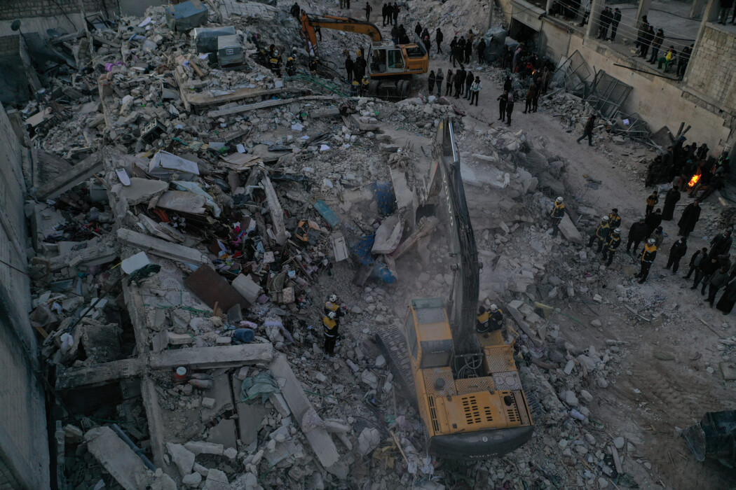 Syria's White Helmets Continue Desperate Search for Survivors Syria's White Helmets Continue Desperate Search for Survivors