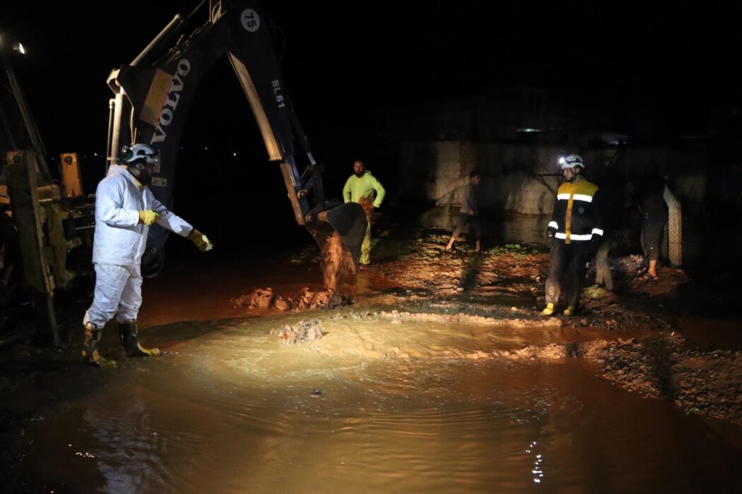 Heavy rain floods refugee tents Heavy rain floods refugee tents